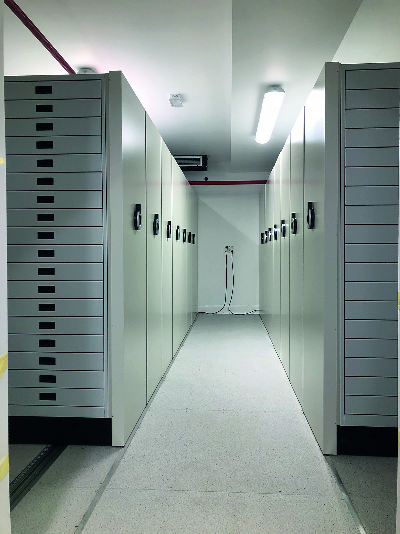 Movable cabinets with drawers for storing slides for the Ljubljana Oncology Institute