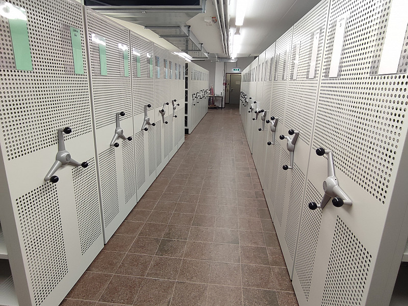 Movable racks for the State Archives of Tyrol